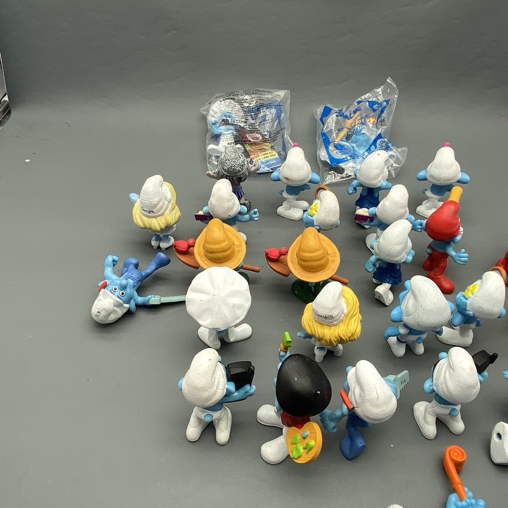 2011-2013 McDonalds Lot Of 31 Smurfs Hefty, Smurfette Figurine Many Duplicates - Picture 9 of 14